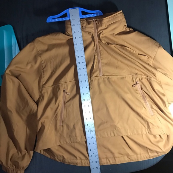 SOLD Girlfriend Collective Twig Windbreaker - Picture 7 of 7